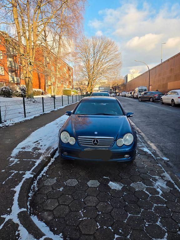Gebraucht Mercedes C180 143 PS (105 kW) 2002 Blau Coupé