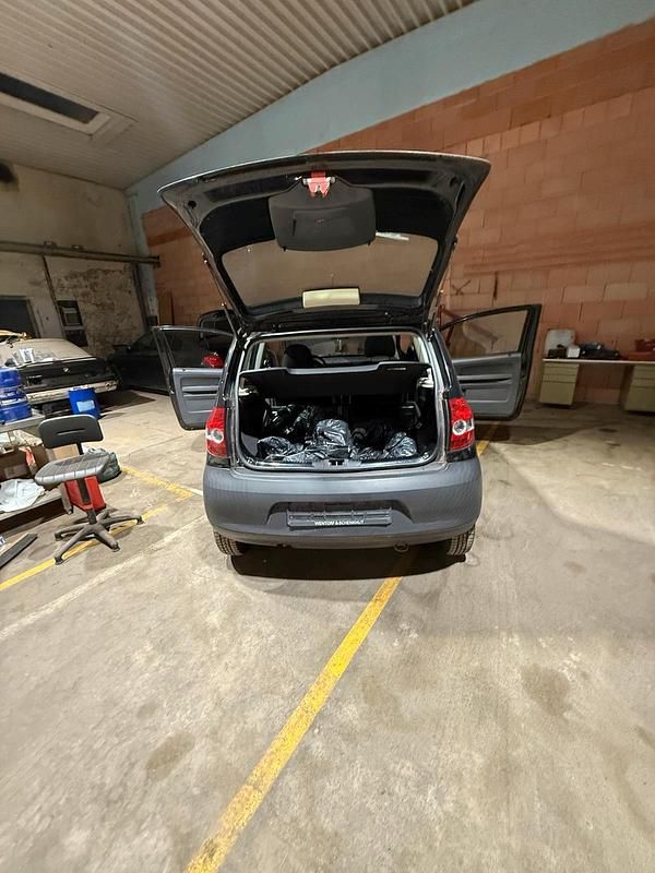 Gebraucht VW Fox 54 PS (39 kW) 2008 Schwarz Kleinwagen