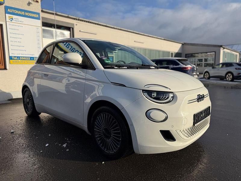 Gebraucht Fiat 500e Icon 86 kW (118 PS) 2021 Weiß Limousine