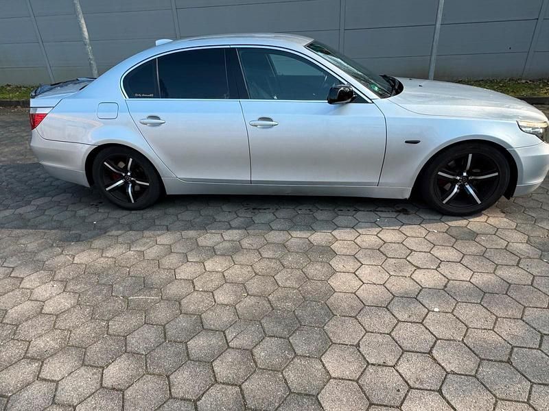 Gebraucht BMW 520 170 PS (125 kW) 2003 Grau Limousine