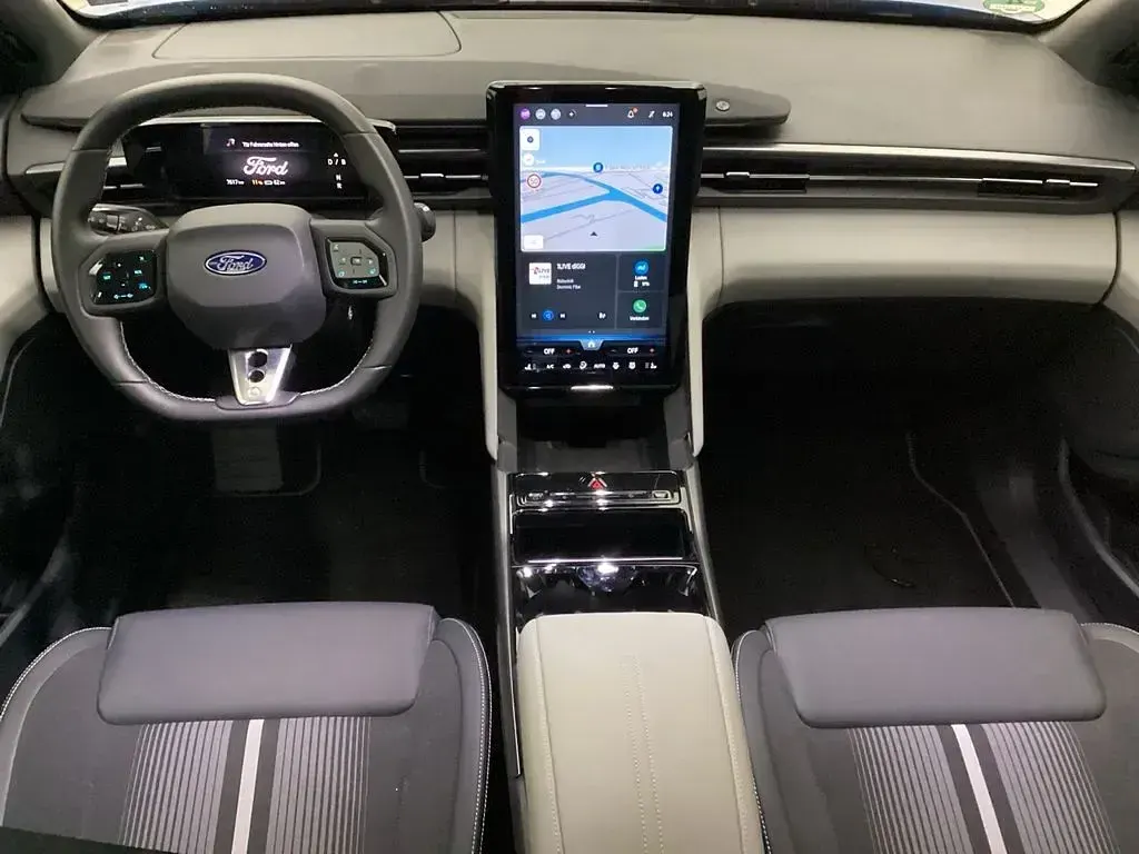 Używany Ford Capri 210 kW (286 KM) 2025 Niebieski SUV