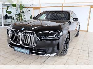 Gebraucht BMW 740 286 PS (210 kW) 2025 Schwarz (saphirschwarz) Limousine