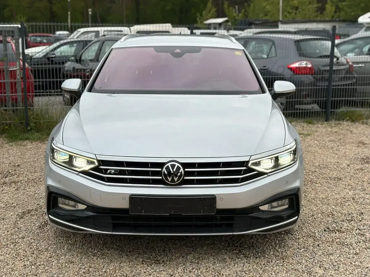 Second-hand VW Passat R-line 200 CP (147 kW) 2021 Argintiu Break
