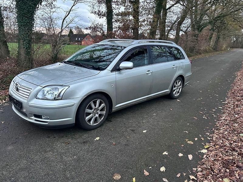 Silber Gebraucht 2005 Toyota Avensis Kombi | 1.400 € (Superpreis) - Bild 1/2