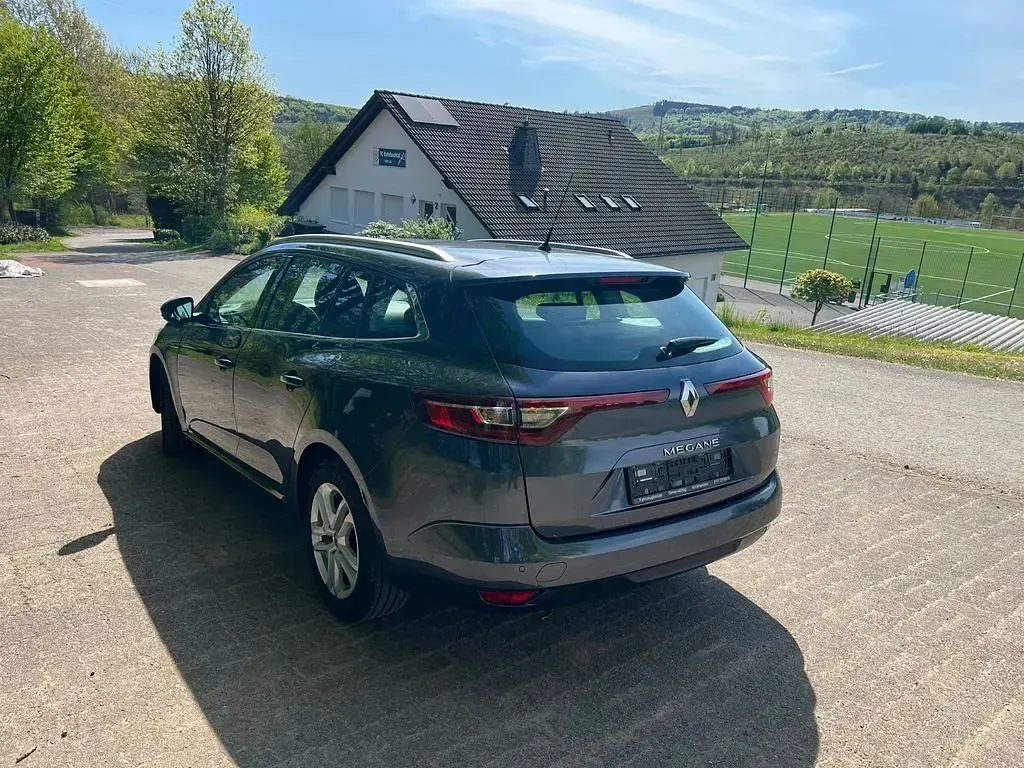 Gebraucht Renault Mégane Business 116 PS (85 kW) 2020 Grau Limousine