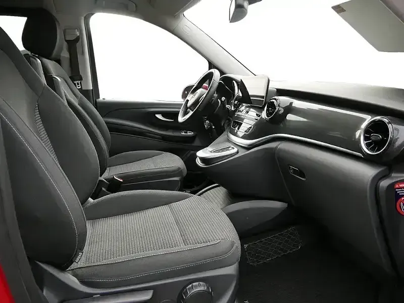 Gebraucht Mercedes EQV300 150 kW (204 PS) 2021 Rot Van / Kleinbus