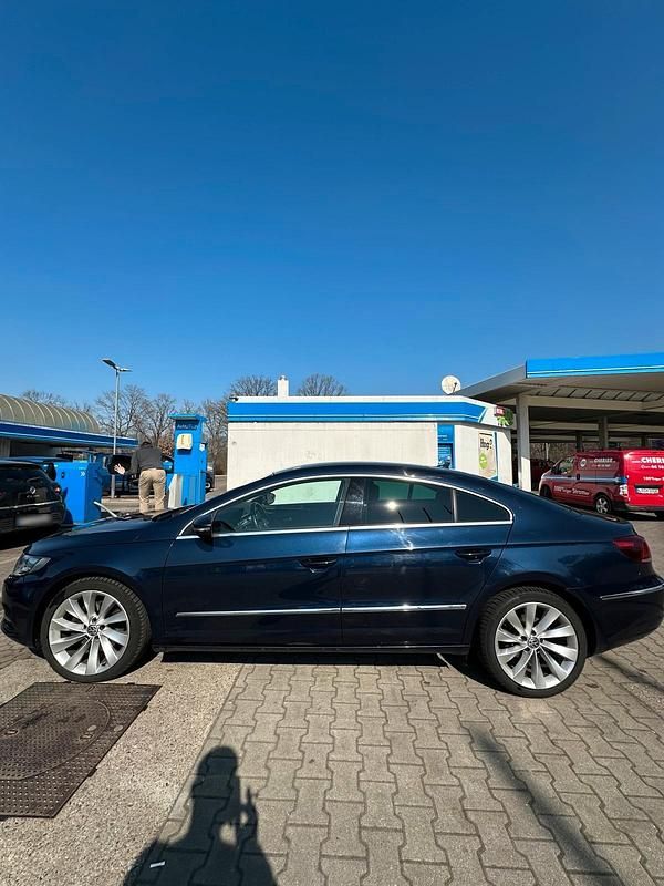 Second-hand VW CC 177 CP (130 kW) 2014 Albastru Berlinǎ