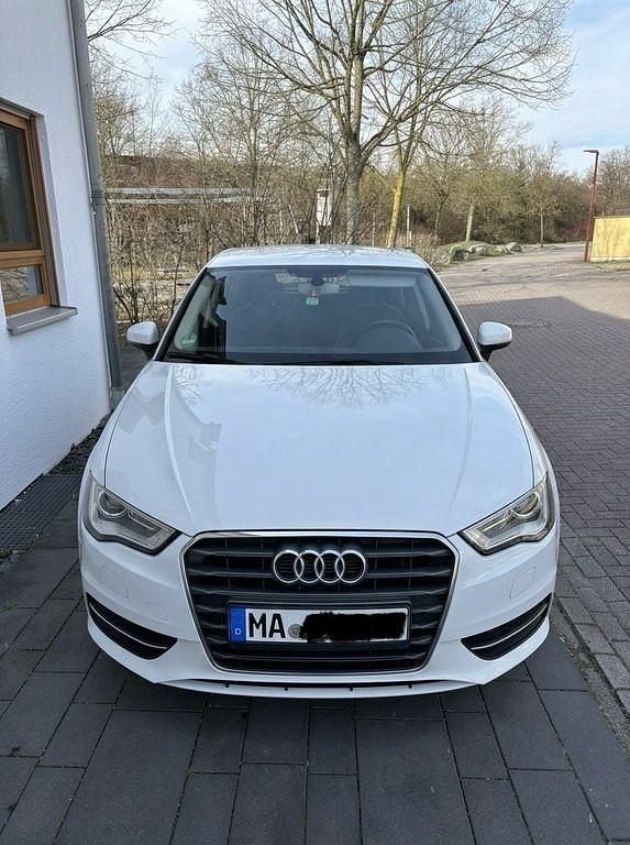 Gebraucht Audi A3 110 PS (80 kW) 2015 Weiß Kleinwagen