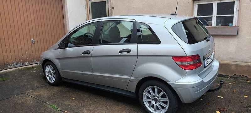 Gebraucht Mercedes B180 109 PS (80 kW) 2008 Grau Van / Kleinbus
