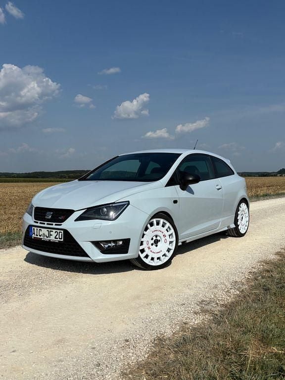 Grau Gebraucht 2016 Cupra Ibiza Kleinwagen | 14.800 € (Teuer) - Bild 1/4
