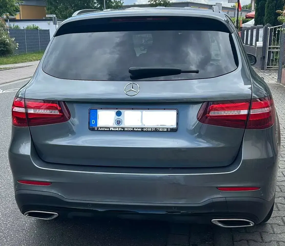 Gebraucht Mercedes GLC350 AMG line 258 PS (189 kW) 2019 Grau SUV