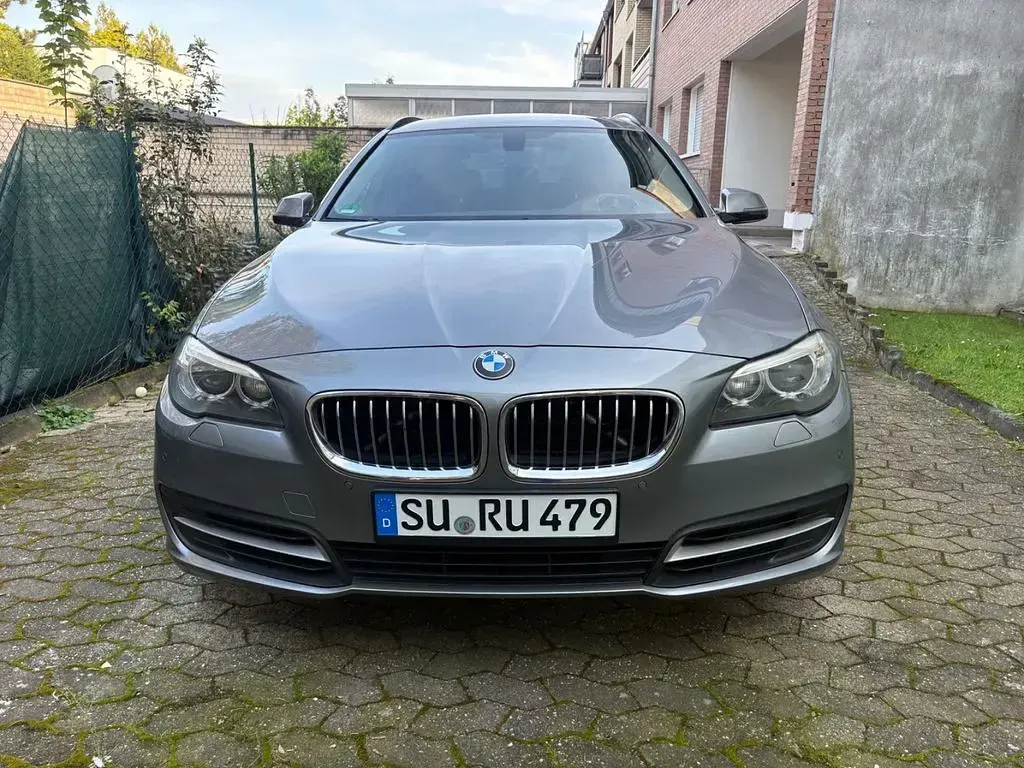 Gebraucht BMW 520 190 PS (139 kW) 2016 Silber Kombi