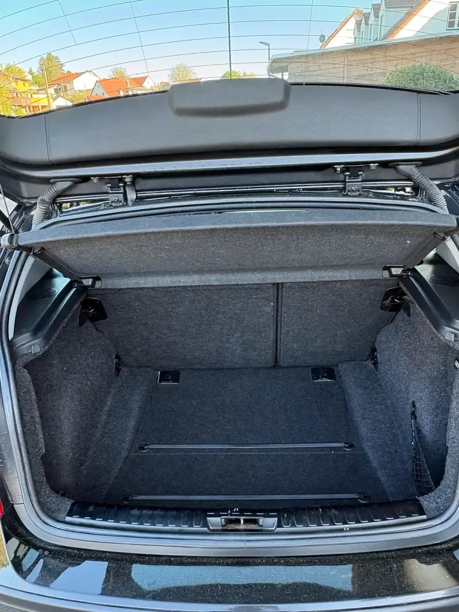 Second-hand BMW 118 143 CP (105 kW) 2010 Negru Hatchback