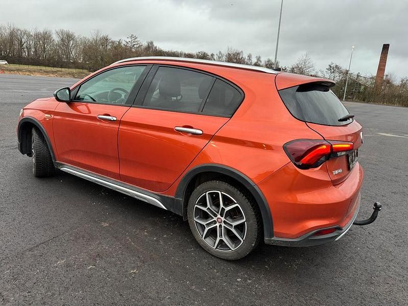 Gebraucht Fiat Tipo Cross 131 PS (96 kW) 2021 Orange SUV
