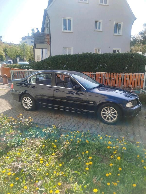 Gebraucht BMW 318 118 PS (86 kW) 1998 Blau Limousine