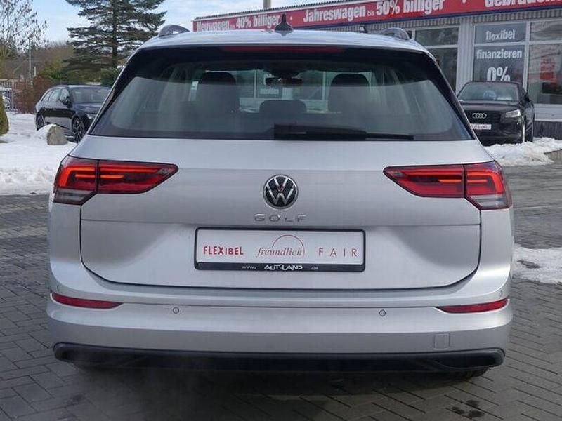Gebraucht VW Golf VIII Life 150 PS (110 kW) 2022 Silber Kombi