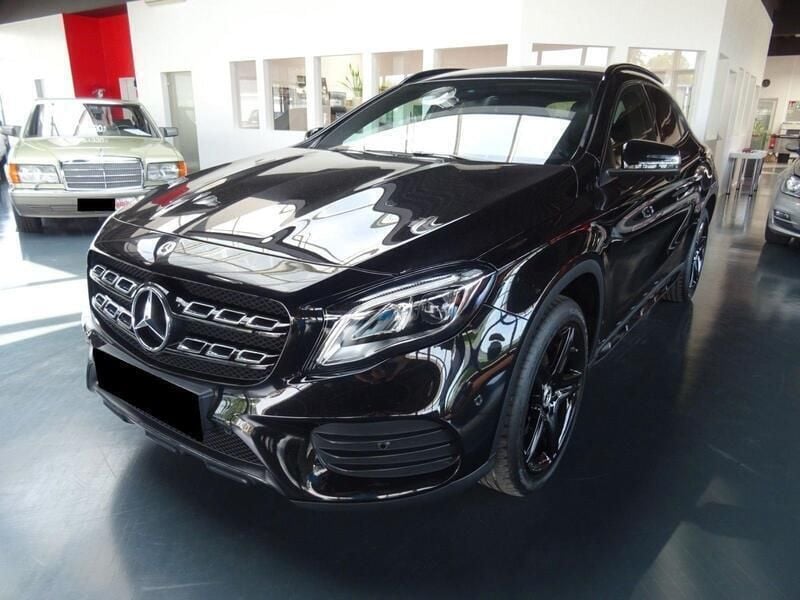 Schwarz Gebraucht 2020 Mercedes GLA220 AMG line SUV | 21.500 € (Superpreis) - Bild 1/4