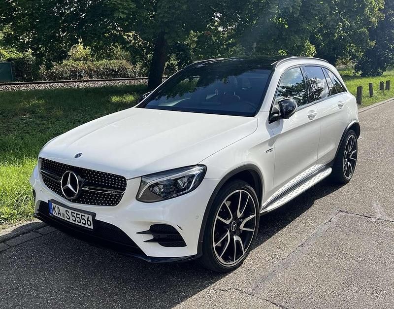 Weiß Gebraucht 2017 Mercedes GLC43 AMG AMG SUV | 37.850 € (Fairer Preis) - Bild 1/4