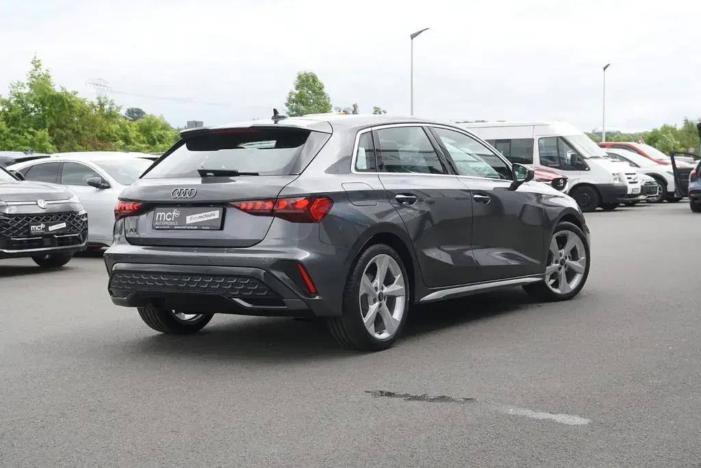 Gebraucht Audi A3 S-Line 150 PS (110 kW) 2026 Grau Limousine