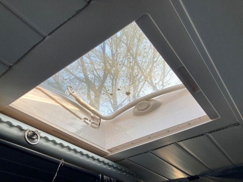 Gebraucht Iveco Daily 126 PS (92 kW) 2016 Weiß Van / Kleinbus