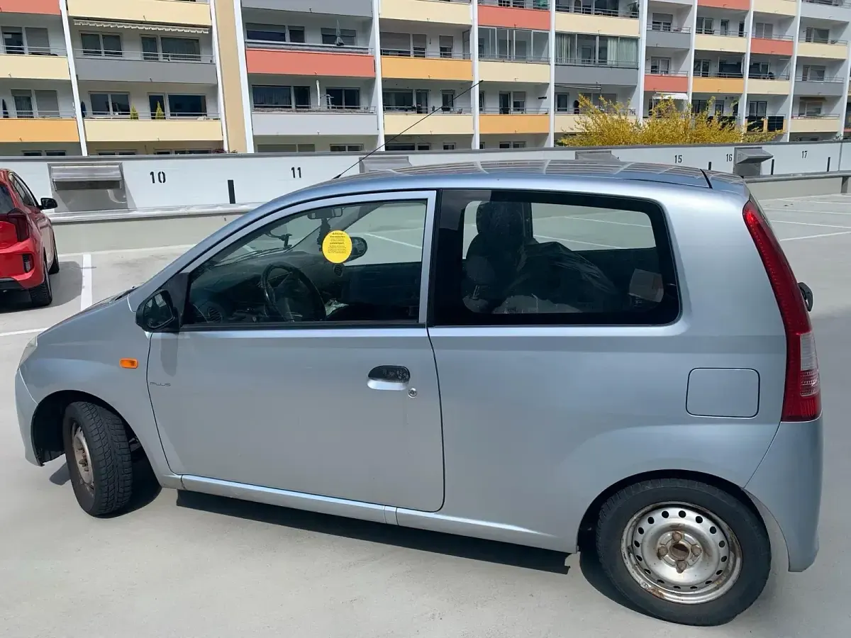 Gebraucht Daihatsu Cuore 58 PS (42 kW) 2005 Silber Kleinwagen