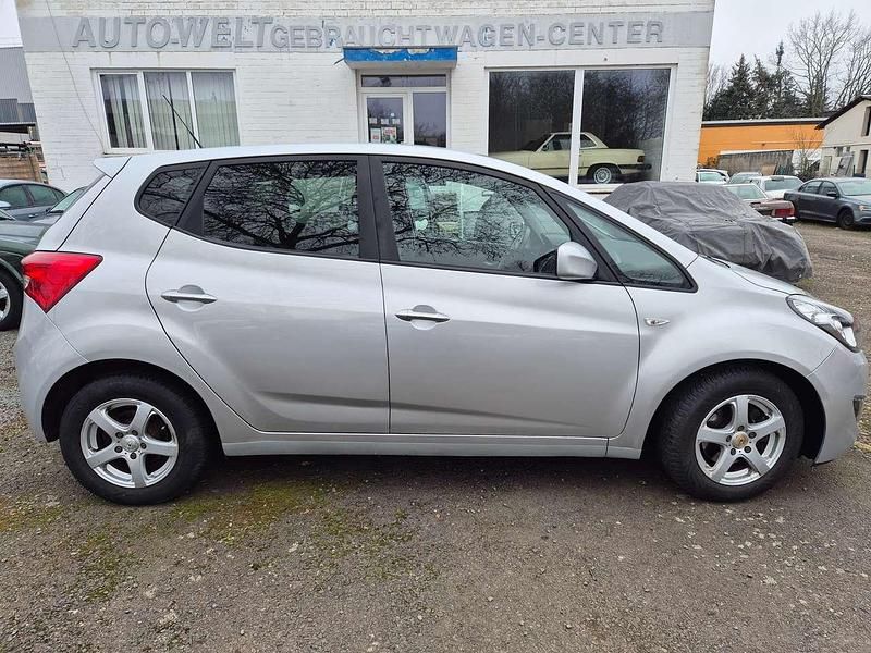 Gebraucht Hyundai ix20 Passion 125 PS (91 kW) 2012 Silber met. Kleinwagen
