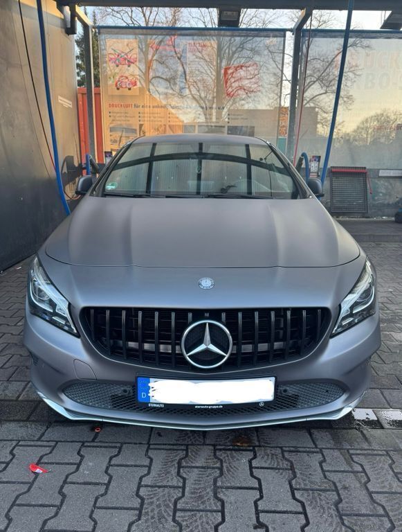 Grau Gebraucht 2017 Mercedes CLA180 Limousine | 17.900 € (Guter Preis) - Bild 1/4