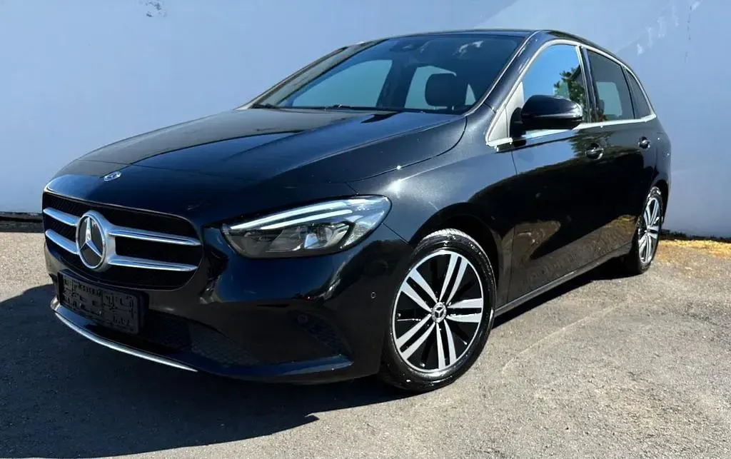 Gebraucht Mercedes B200 Business 150 PS (110 kW) 2019 Schwarz Kleinwagen