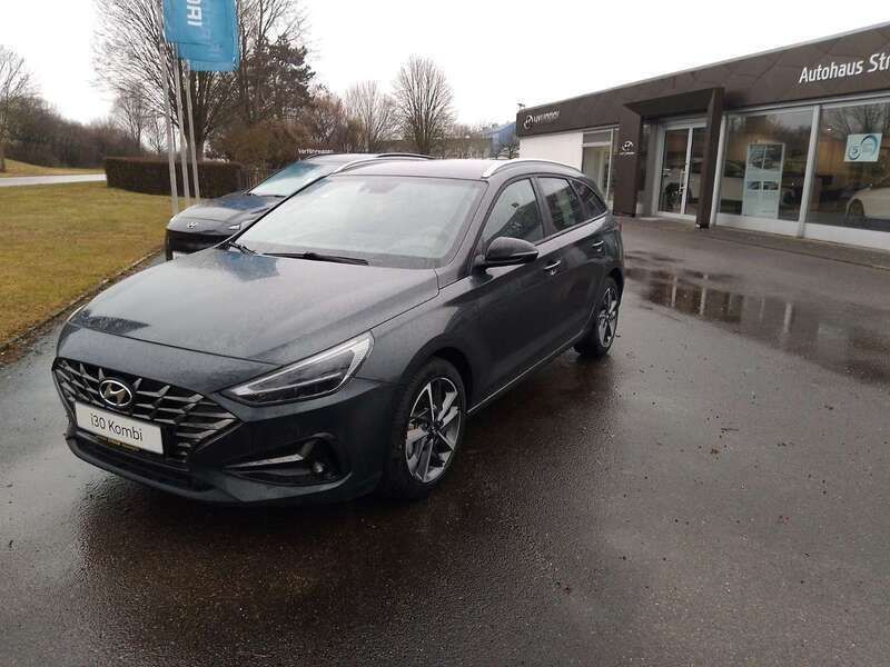 Grau Gebraucht 2023 Hyundai i30 GO! Kombi | 25.490 € - Bild 1/4