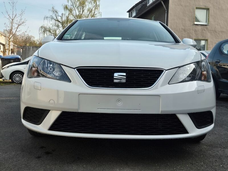 Weiß Gebraucht 2017 Seat Ibiza Reference Limousine | 7.800 € (Guter Preis) - Bild 1/4