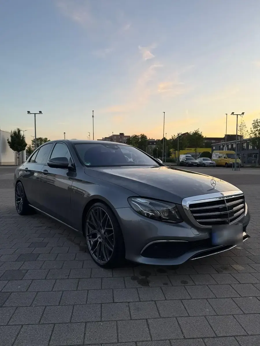 Gebraucht Mercedes E350 299 PS (219 kW) 2018 Grau Limousine