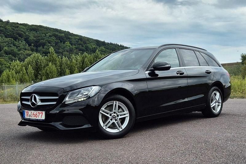 Schwarz Gebraucht 2017 Mercedes C200 Kombi | 16.570 € (Fairer Preis) - Bild 1/4