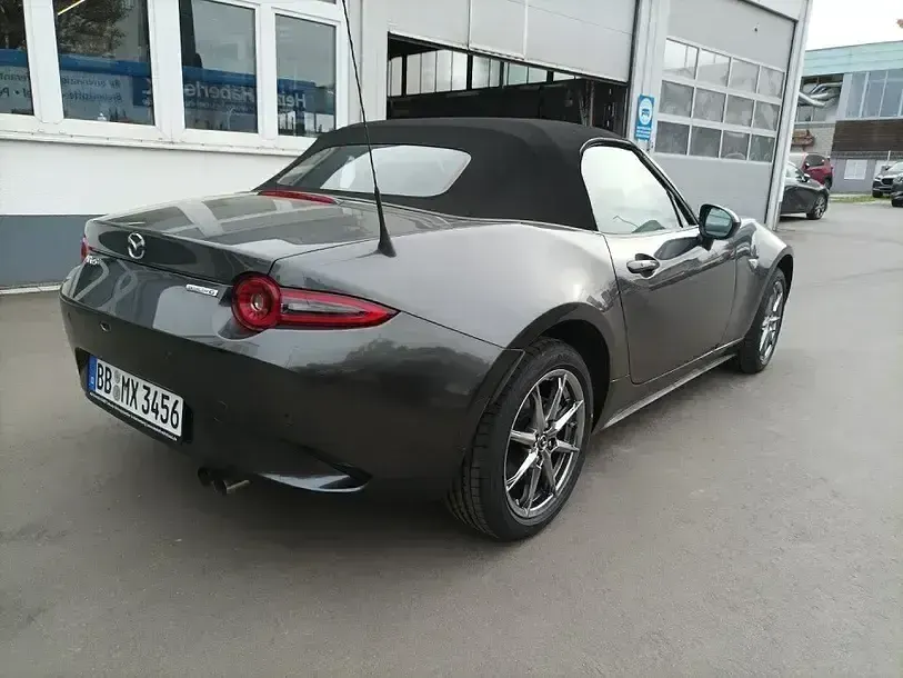 Gebraucht Mazda MX5 Exclusive 132 PS (97 kW) 2026 Grau Cabrio
