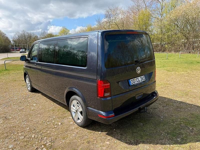 Gebraucht VW Multivan Highline 204 PS (150 kW) 2022 Schwarz Van