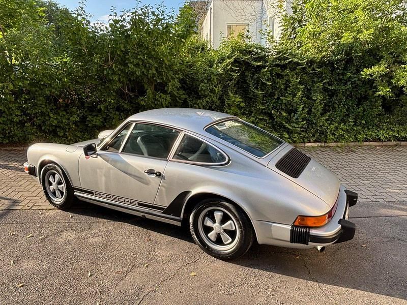 Silber Gebraucht 1976 Porsche 911 Coupé | 59.950 € - Bild 1/4