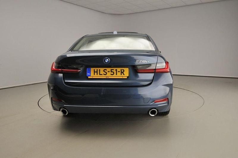 Gebraucht BMW 330e Sport Line 292 PS (214 kW) 2025 Blau Limousine