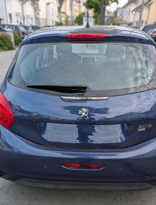 Gebraucht Peugeot 208 Active Top 92 PS (67 kW) 2014 Andere farben Kleinwagen