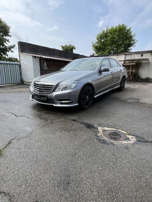 Grau Gebraucht 2013 Mercedes E350 Elegance Limousine | 14.900 € (Superpreis) - Bild 1/4
