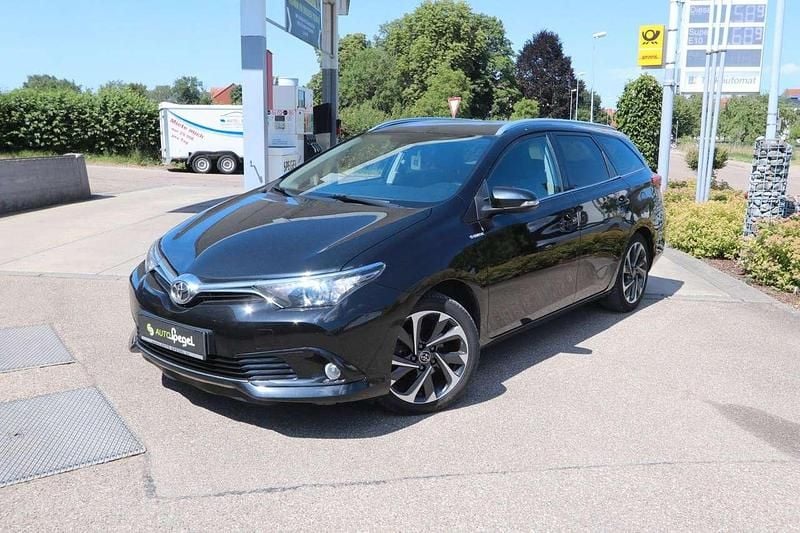 Night time black Gebraucht 2016 Toyota Auris Design Kombi | 11.490 € (Fairer Preis) - Bild 1/4