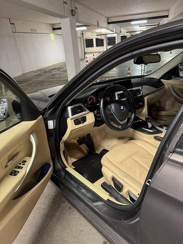 Gebraucht BMW 320 184 PS (135 kW) 2013 Braun Limousine