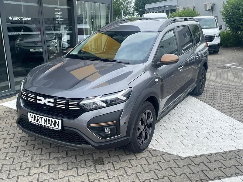 Neu Dacia Jogger Extreme 101 PS (74 kW) 2025 Dolomitgrau (grau) Van / Kleinbus
