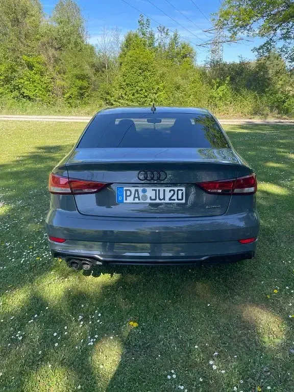 Gebraucht Audi A3 Sport 184 PS (135 kW) 2017 Grau Limousine