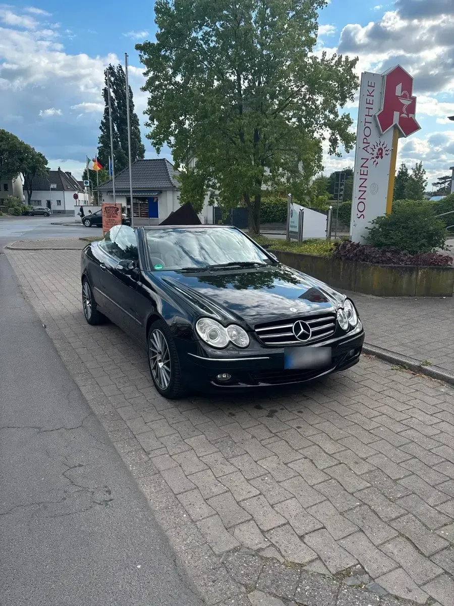 Gebraucht Mercedes CLK200 184 PS (135 kW) 2009 Schwarz Cabrio