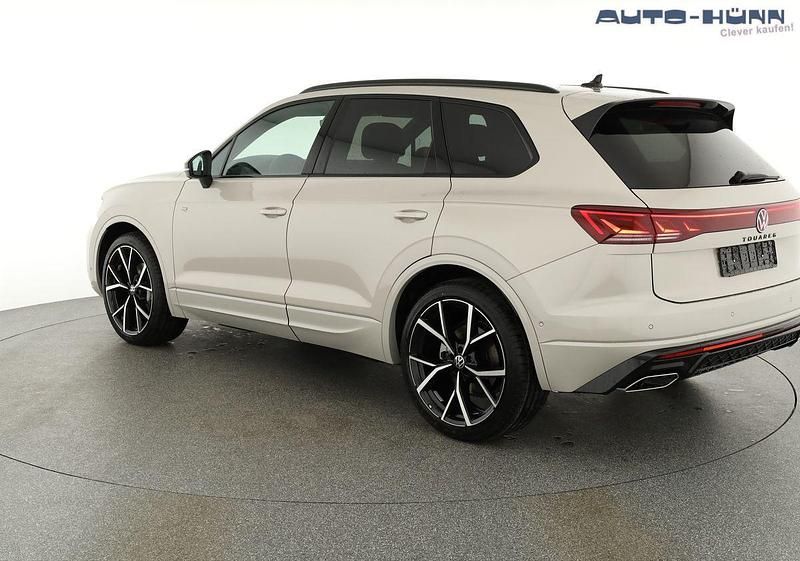 Gebraucht VW Touareg R-line 286 PS (210 kW) 2024 Sechura beige metall SUV