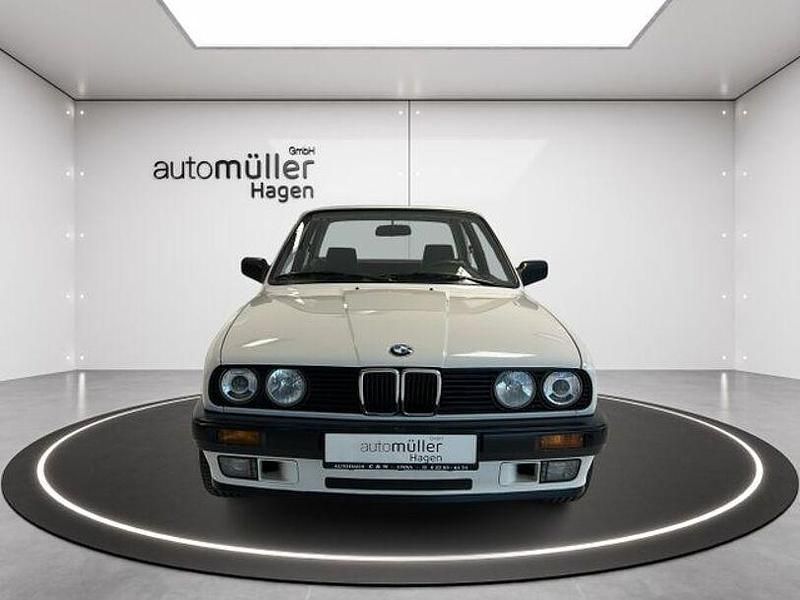 Gebraucht BMW 318 113 PS (83 kW) 1989 Weiß Coupé