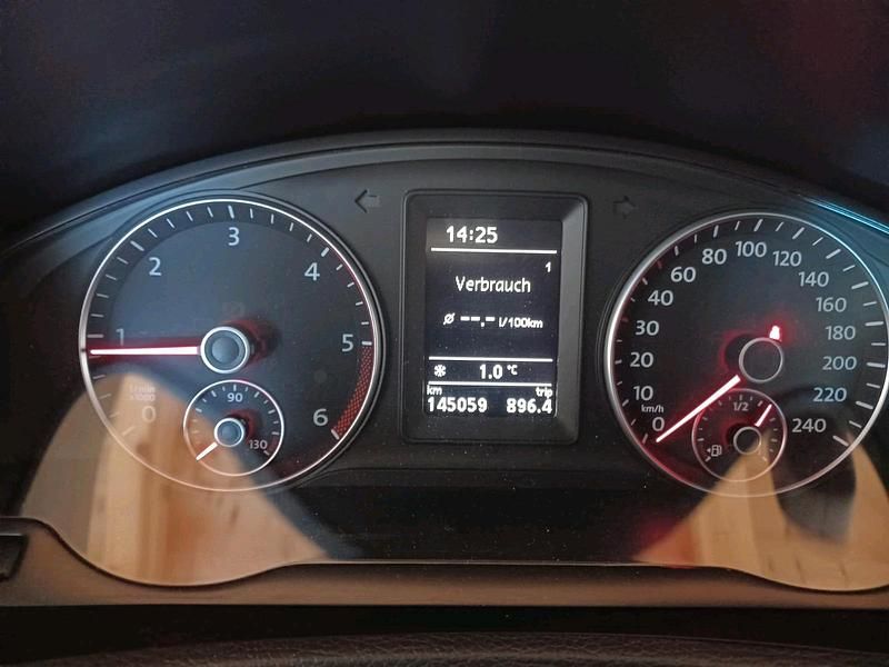 Gebraucht VW Multivan Team 140 PS (102 kW) 2011 Grau Van