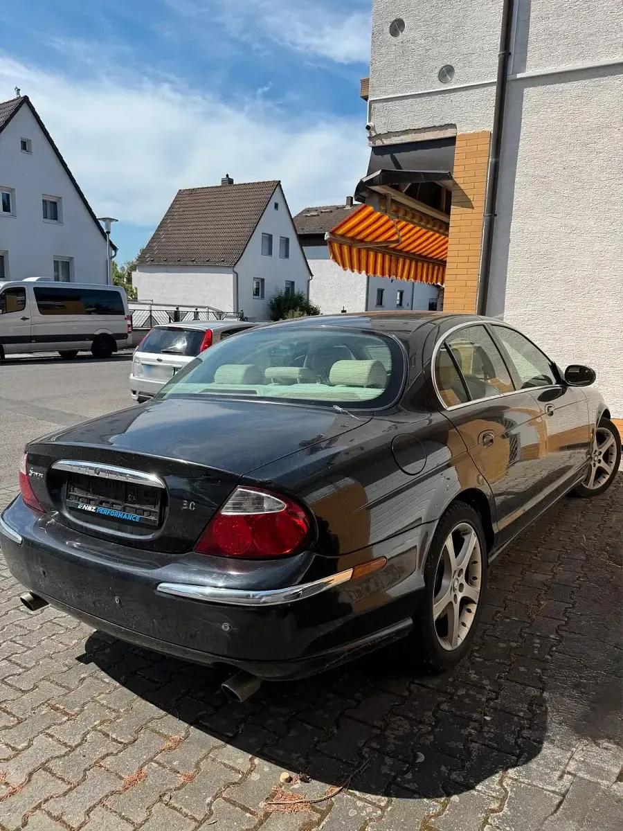Käytetty Jaguar S-Type S 238 HP (175 kW) 2004 Musta Sedan