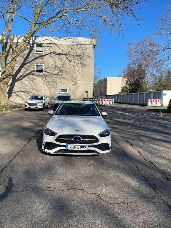 Gebraucht Mercedes C300 AMG line 258 PS (189 kW) 2023 Weiß Limousine