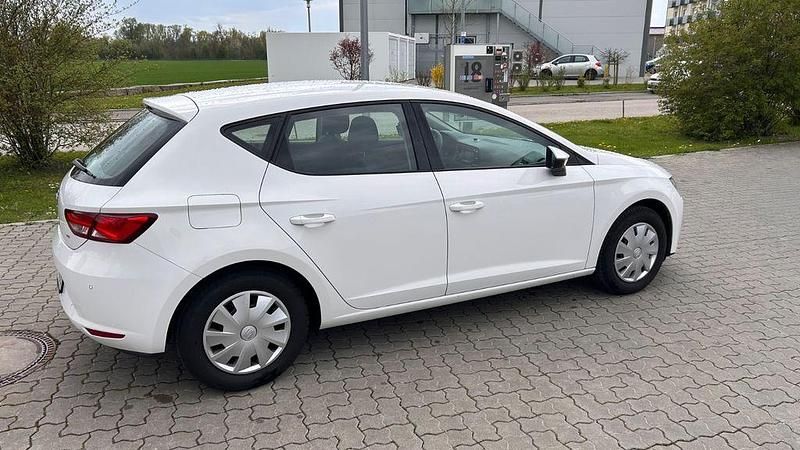 Second-hand Seat Leon Reference 105 CP (77 kW) 2013 Alb Berlinǎ