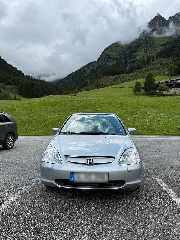 Grau Gebraucht 2001 Honda Civic Kleinwagen | 1.950 € - Bild 1/4